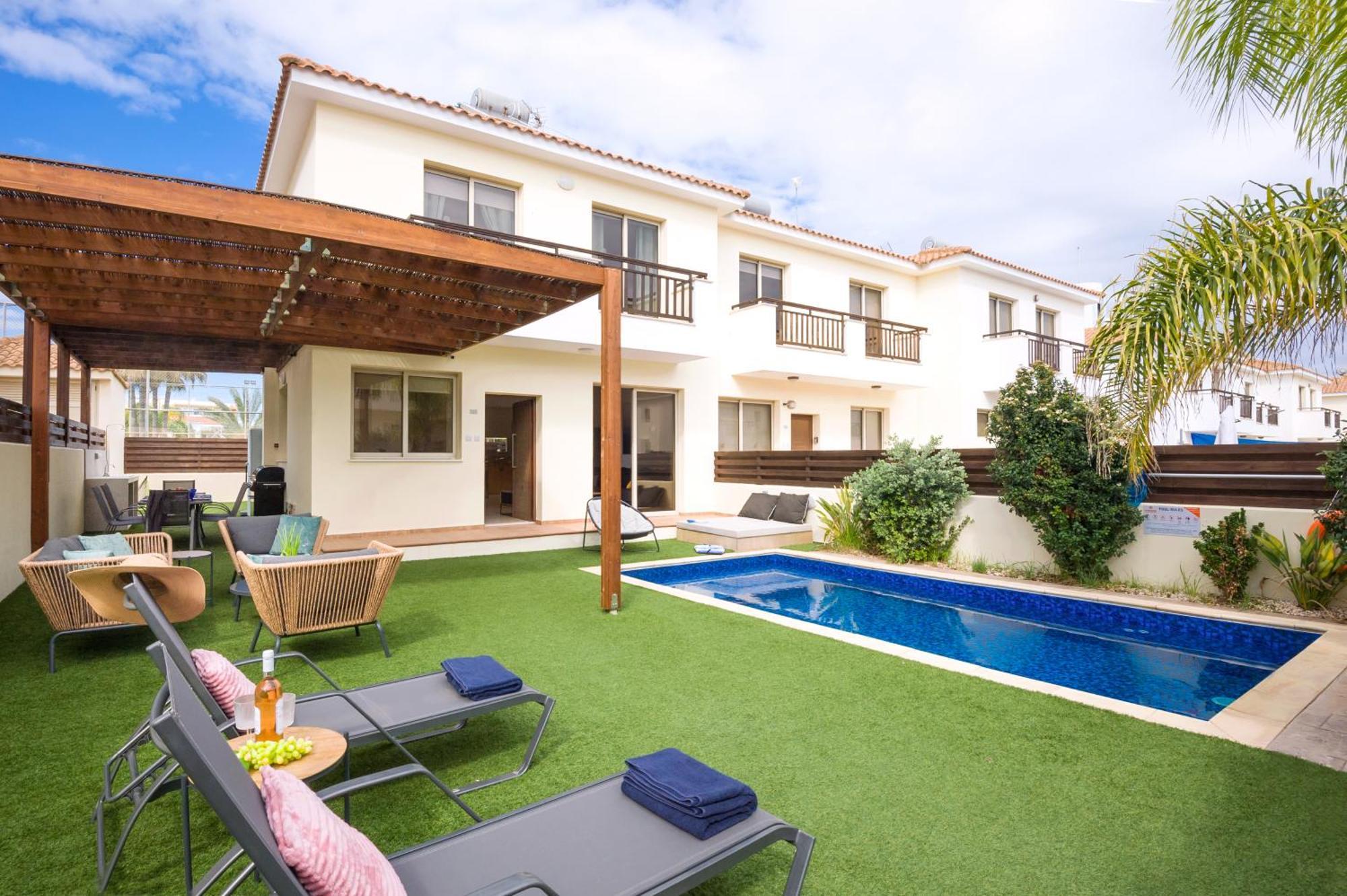 Villa Oasis Pernera Екстериор снимка