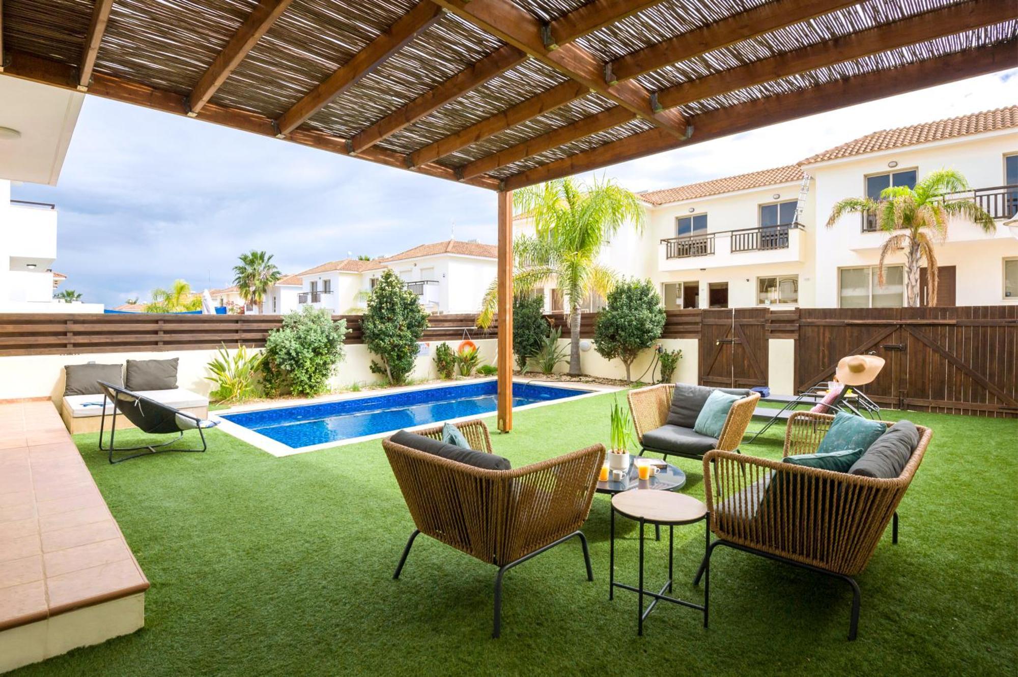 Villa Oasis Pernera Екстериор снимка