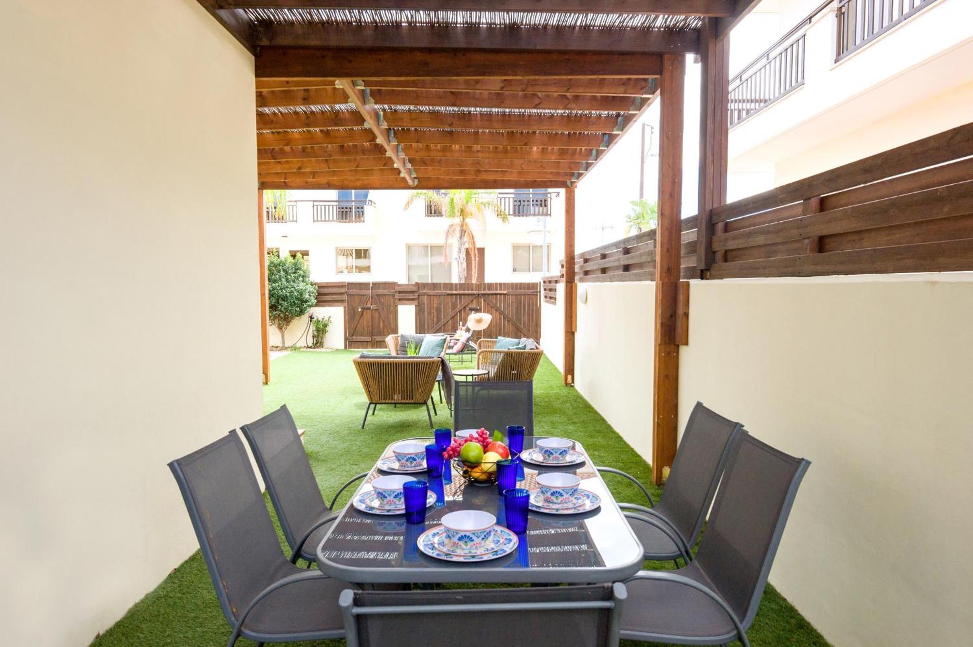 Villa Oasis Pernera Екстериор снимка
